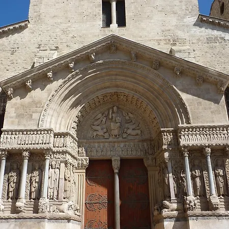 Getaway - La Arlesienne Arles